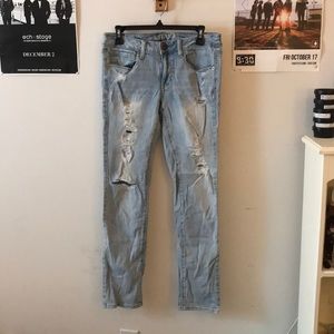 Distressed Light Wash American Eagle Jeans